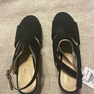 Ladies shoes size 9